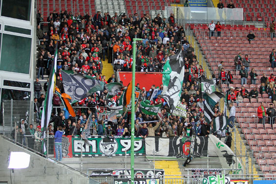 1. FC Kaiserslautern vs Hannover 96 (0-1)