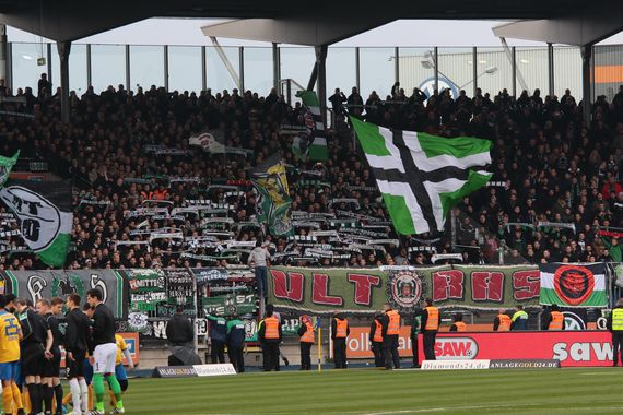 Eintracht Braunschweig vs Hannover 96 (2-2)