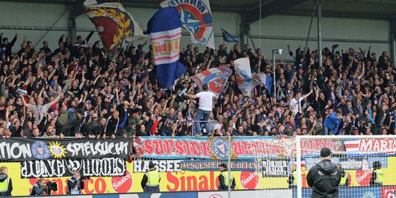 Holstein Kiel vs 1. FC Kaiserslautern (2-1)