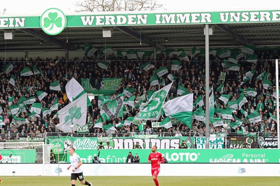 SpVgg Fürth vs 1. FC Kaiserslautern (2-1)