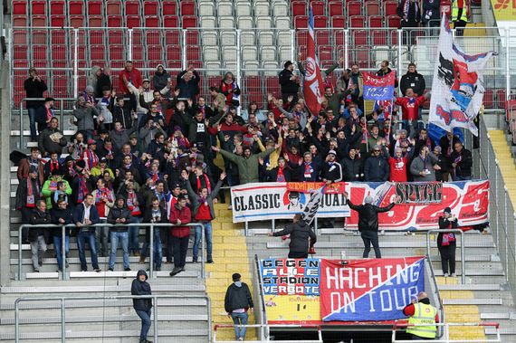 1. FC Kaiserslautern vs SpVgg Unterhaching (4-0)