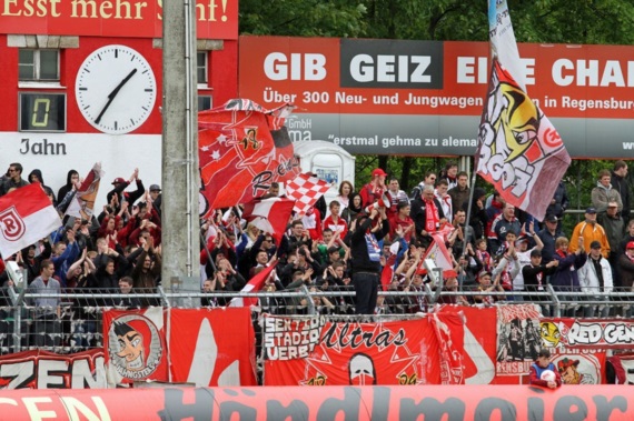 SSV Jahn Regensburg vs 1. FC Kaiserslautern (1-3)