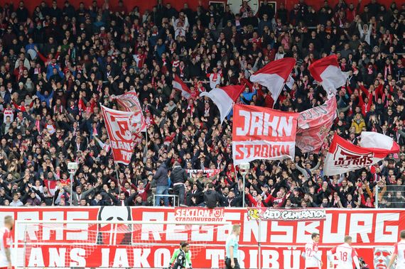 SSV Jahn Regensburg vs 1. FC Kaiserslautern (3-1)