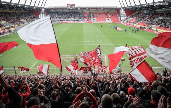 SSV Jahn Regensburg vs FC Erzgebirge Aue (1-3)