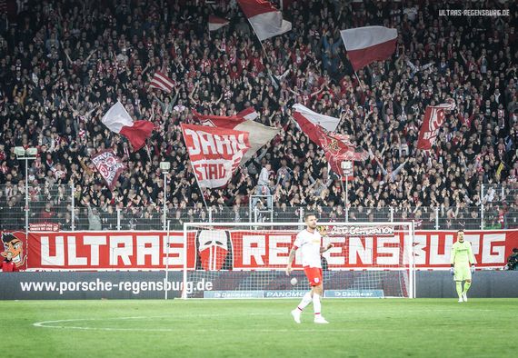 SSV Jahn Regensburg vs VfL Bochum (2-1)