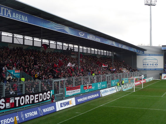 SV Wehen Wiesbaden vs FC Augsburg (1-2)