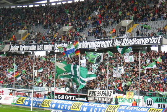 VfL Wolfsburg vs 1. FC Kaiserslautern (2-1)