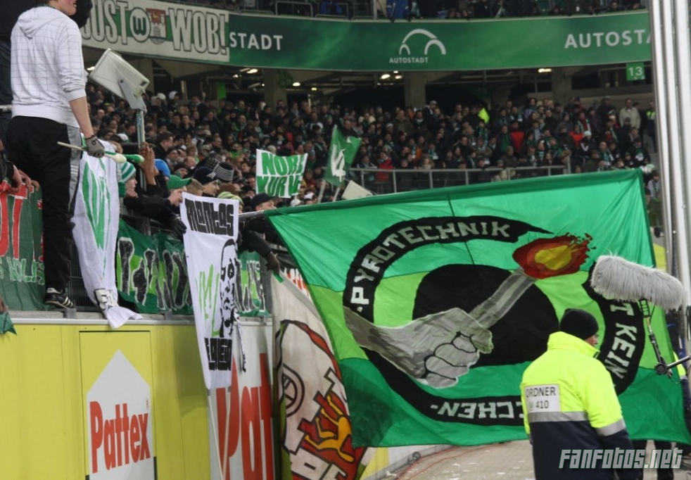 VfL Wolfsburg vs Borussia Mönchengladbach (2-1)