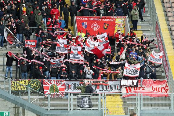 1. FC Kaiserslautern vs Würzburger Kickers (0-0)