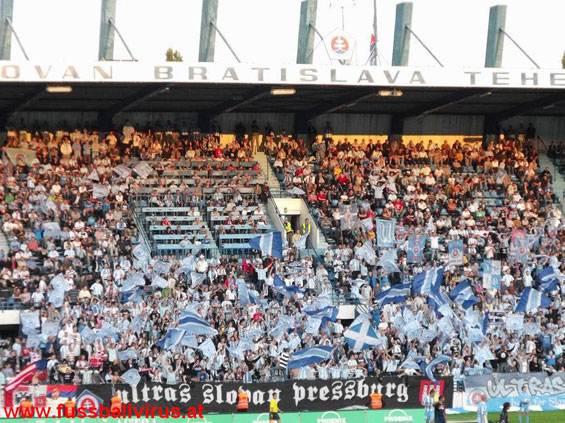 Slovan Bratislava vs SSC Neapel (0-1) (9)