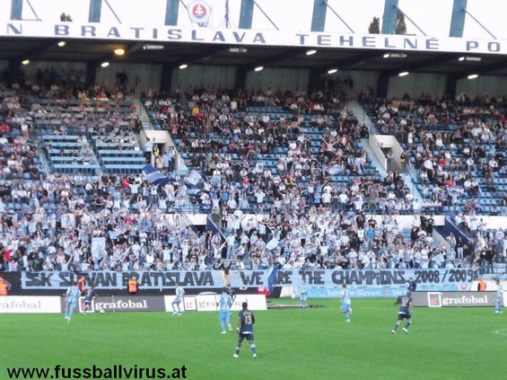Slovan Bratislava vs SSC Neapel (0-1) (11)