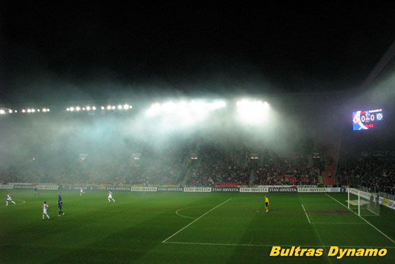 Slavia Prag vs Hamburger SV (0-2) (2)